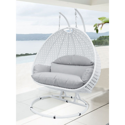 Hanging chair with cushion