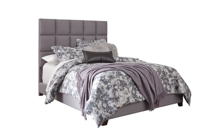 Queen Upholstered Bed (6621759832160)