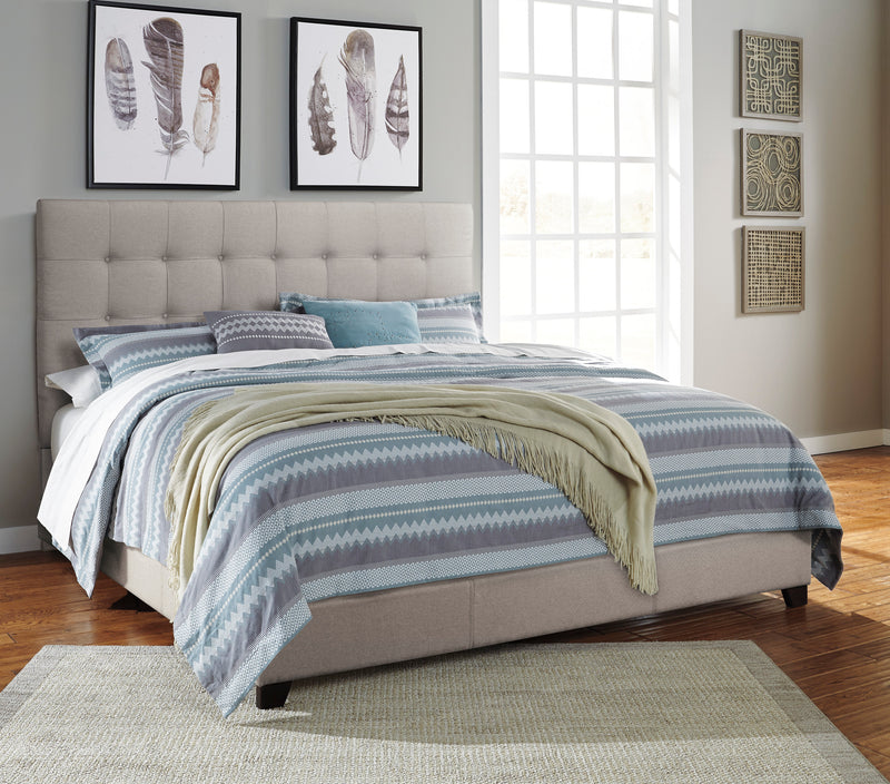Dolante King Upholstered Bed (6621681811552)