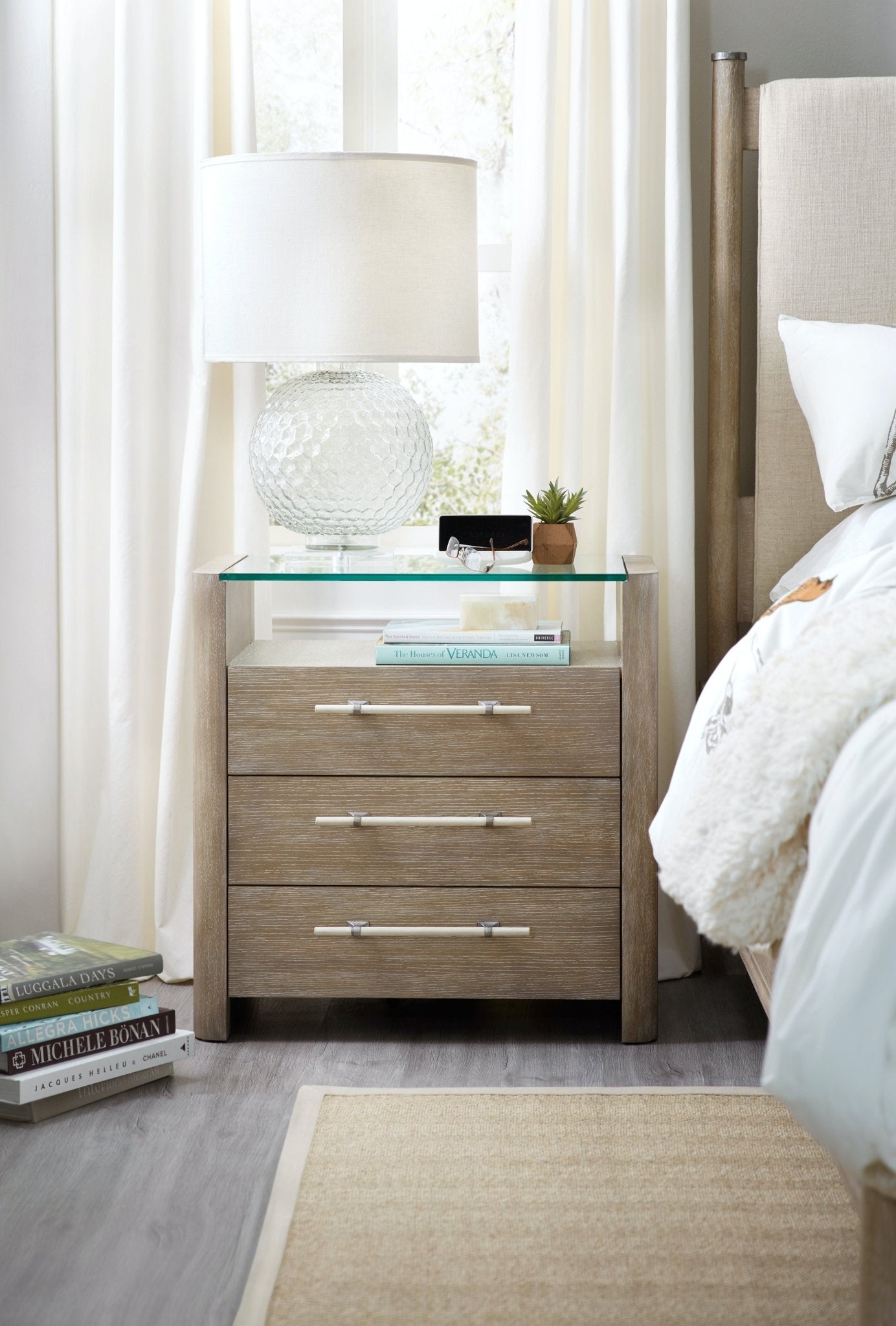 Affinity King Bedroom Set Beds| Hooker