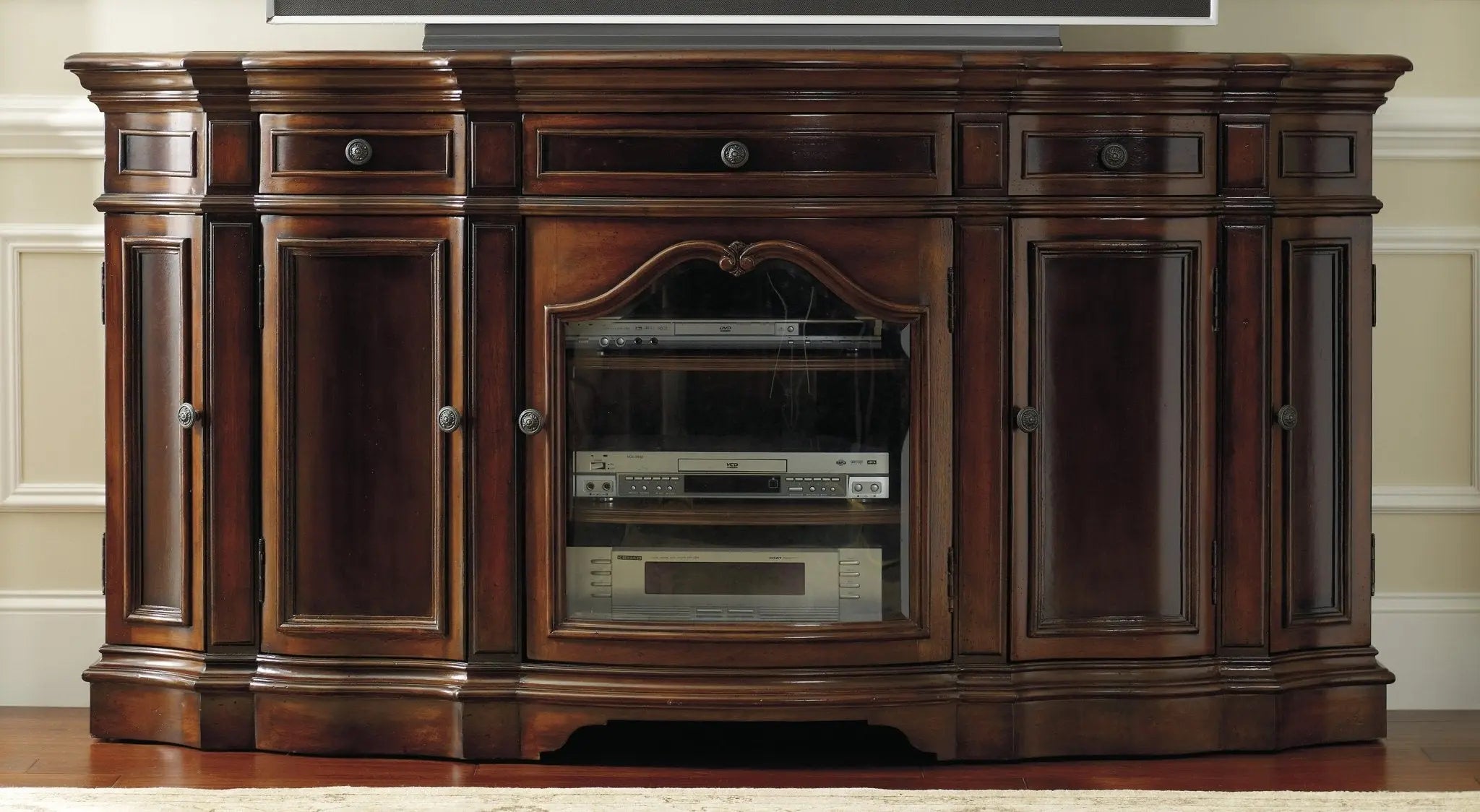 Entertainment 74'' Console Consoles & Sideboards| Hooker