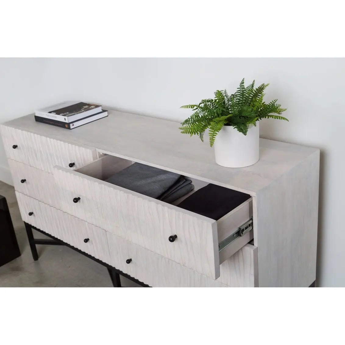 Faceout Dresser Dressers| Moe's Home