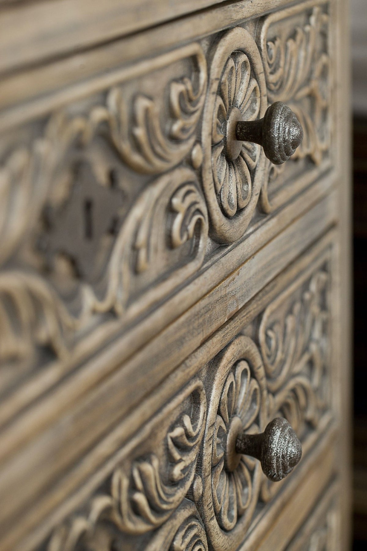 Floresville Bachelors Chest Cabinets & Chests| Hooker