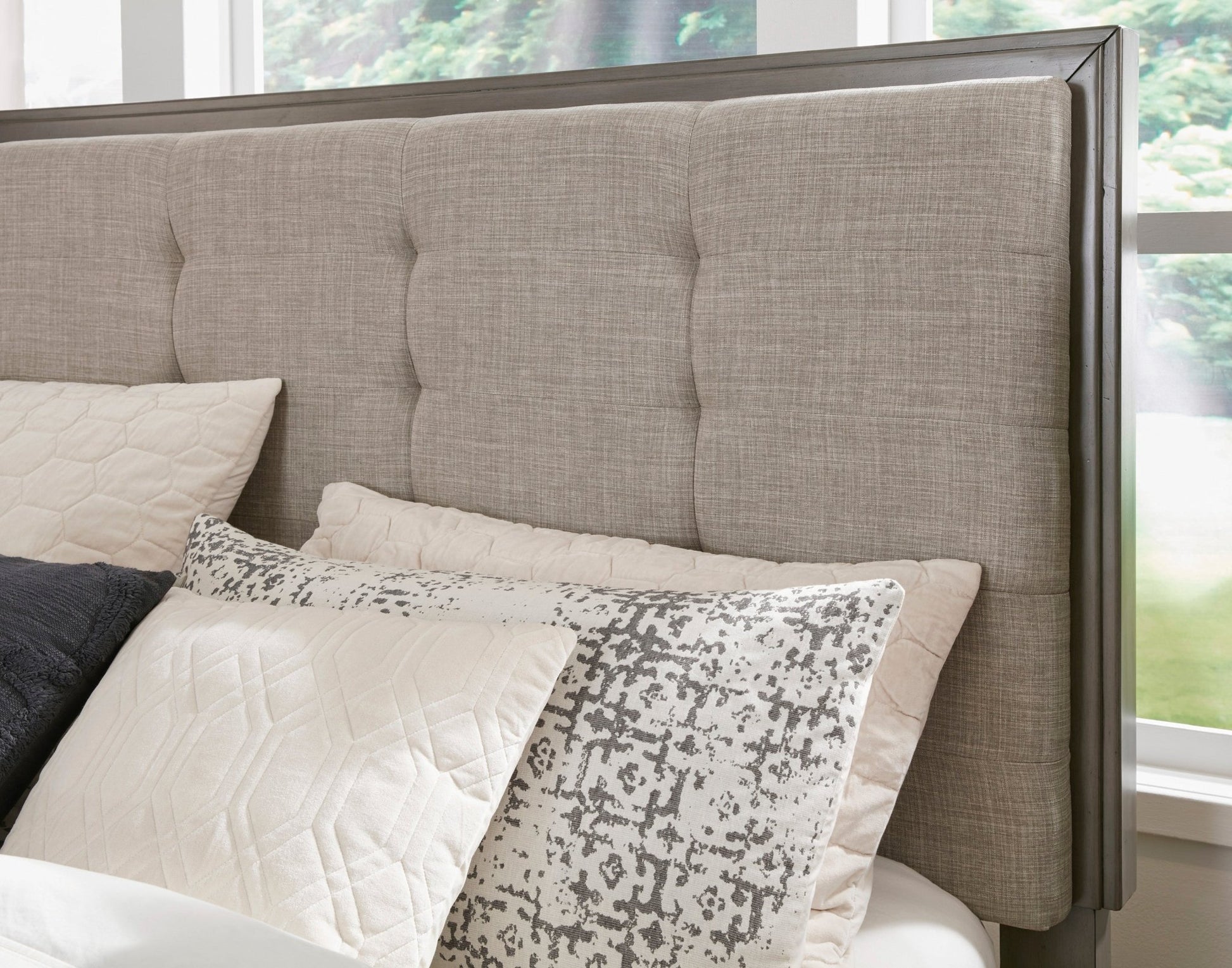 Hallanden King Bed w Storage Beds| Ashley Homestore