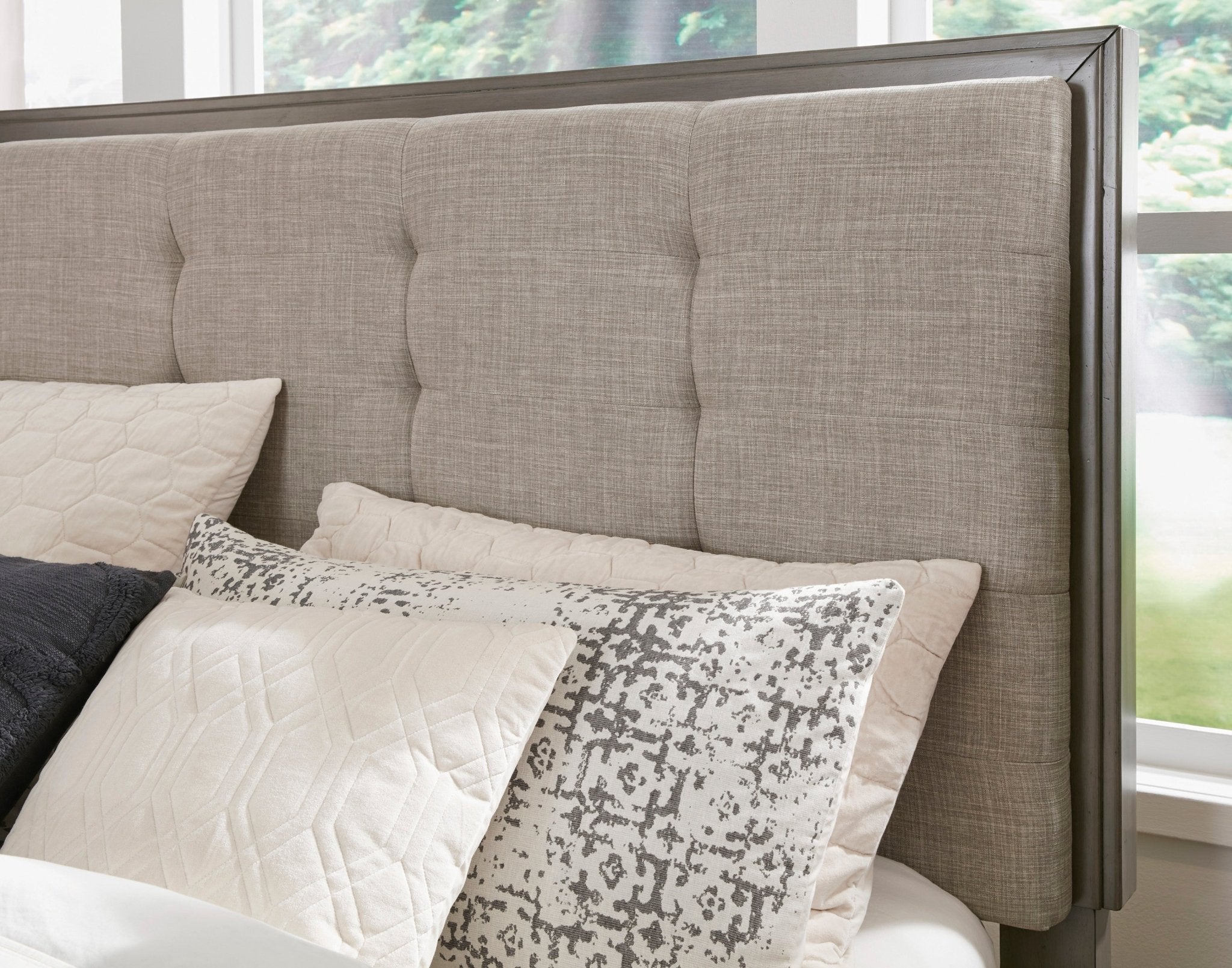 Hallanden King Bed w Storage Beds| Ashley Homestore