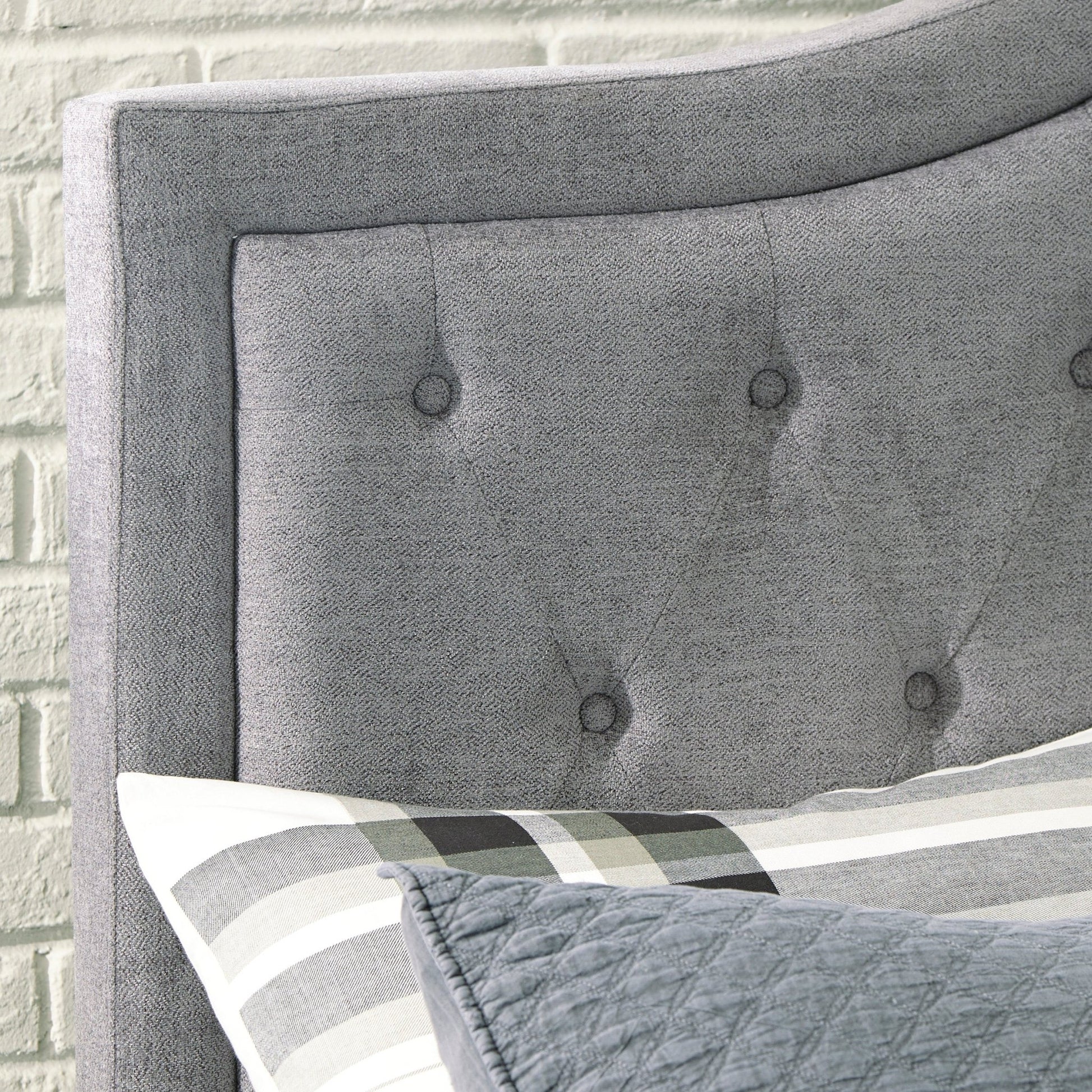 Jerary Upholstered king Bed Beds| Ashley Homestore