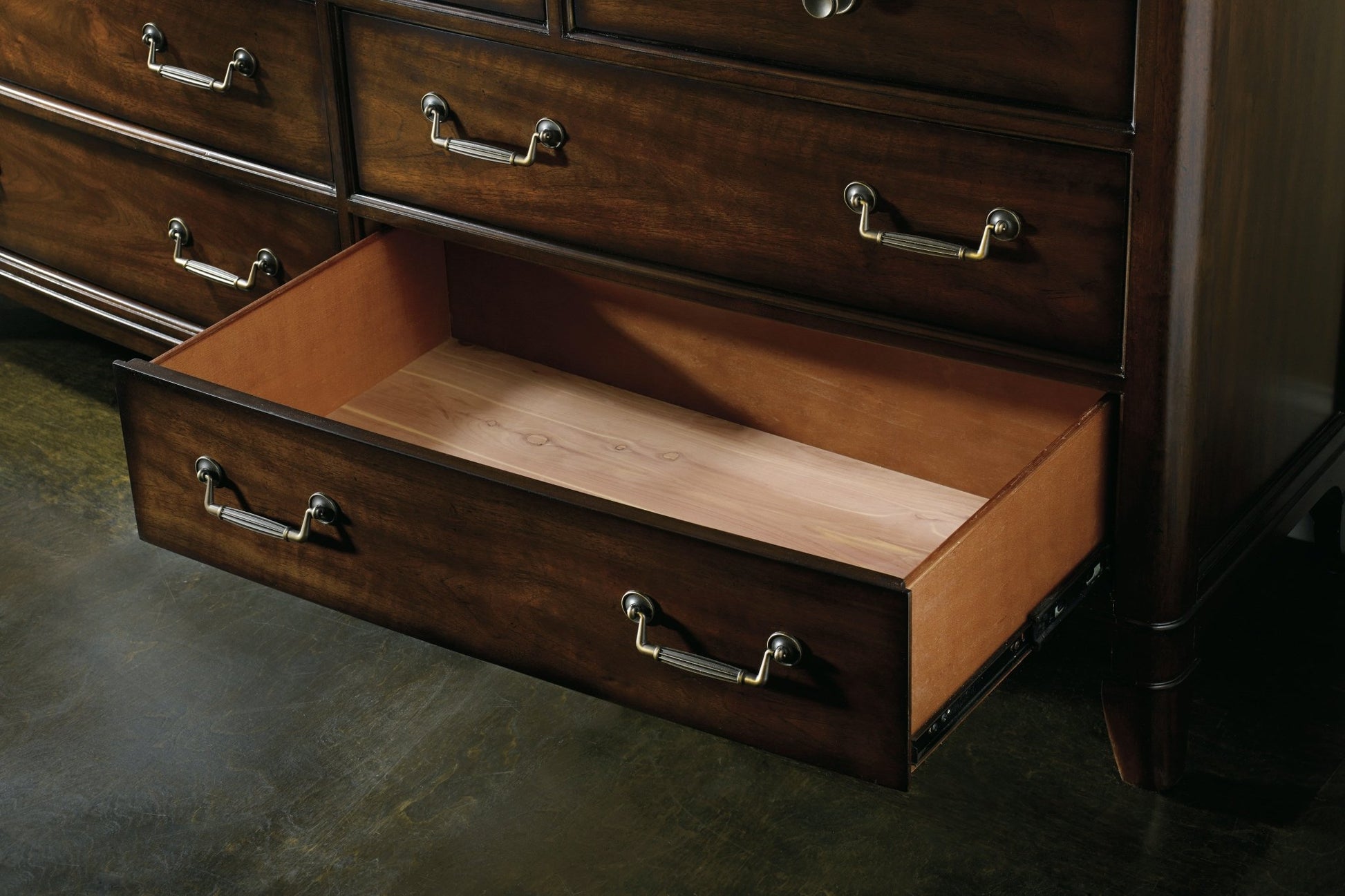 Palisade Dresser Dressers| Hooker