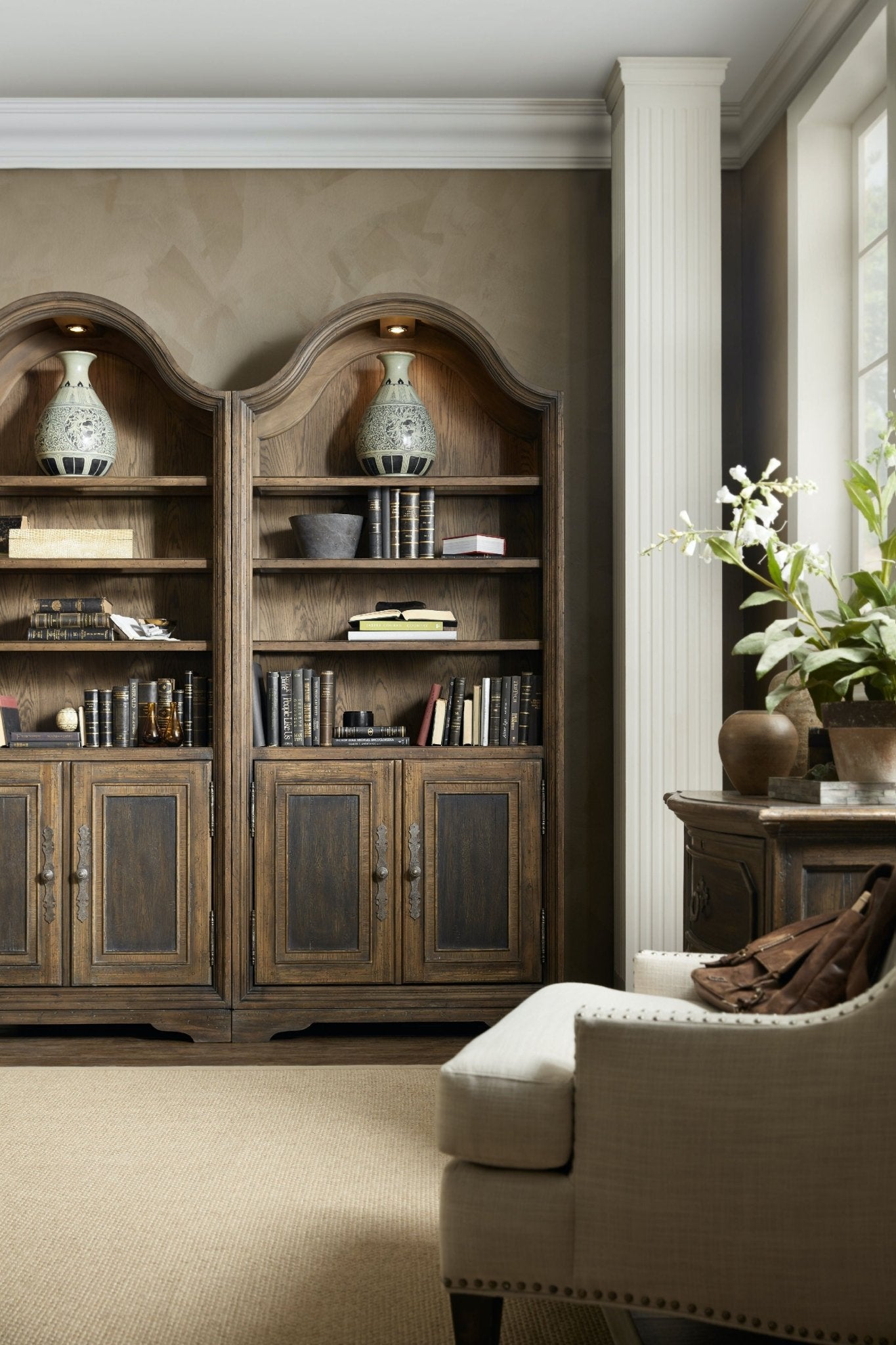 Pleasanton Bunching Bookcase Bookcases| Hooker