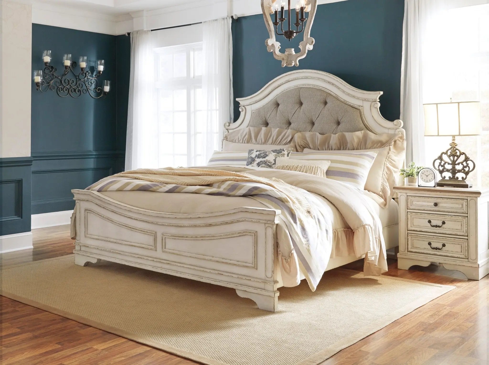 Realyn King Bed Beds| Ashley Homestore