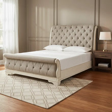 Realyn King Bed