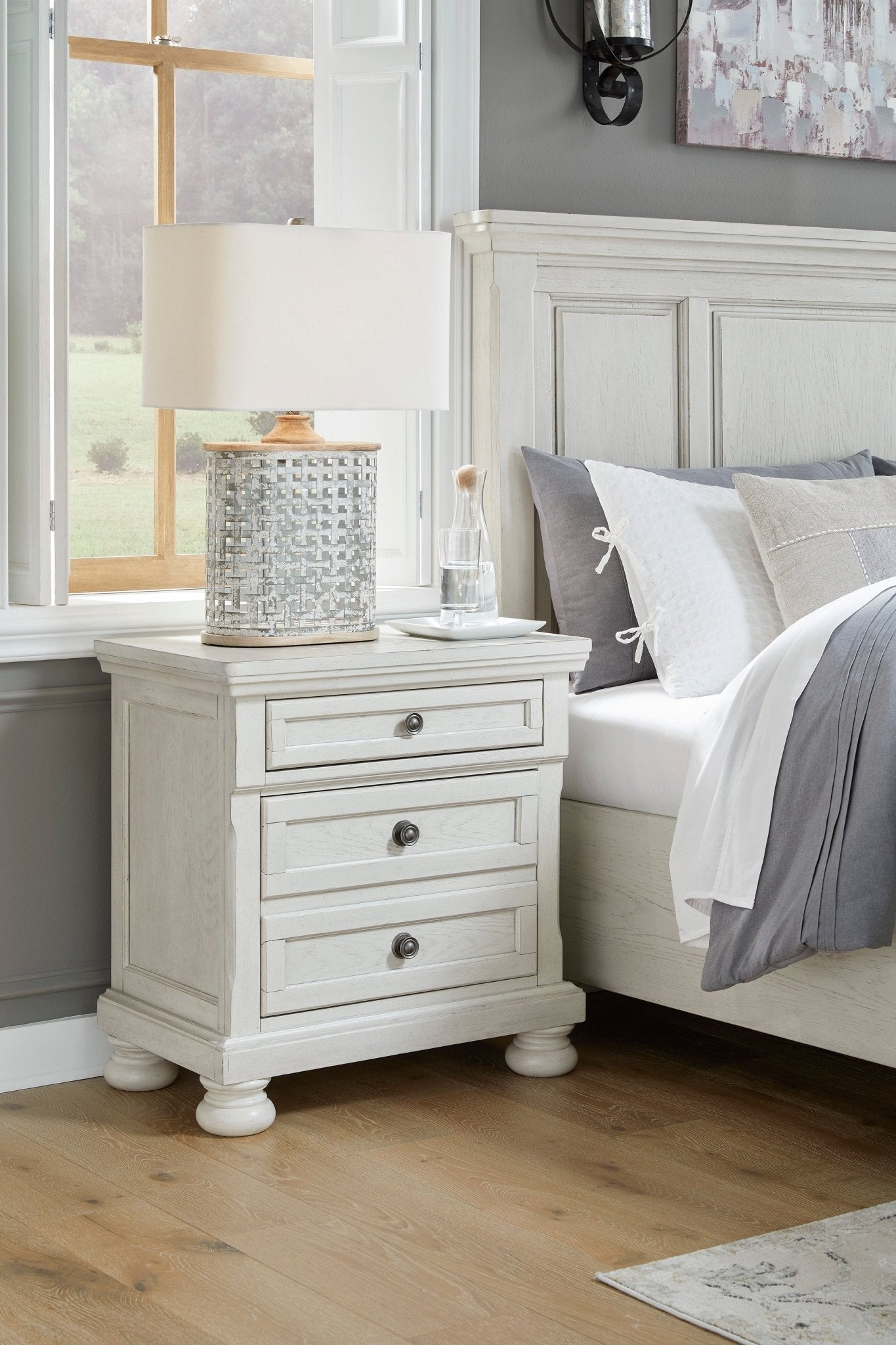 Robbinsdale King Sleigh No Chest Bedroom Sets| Ashley Homestore