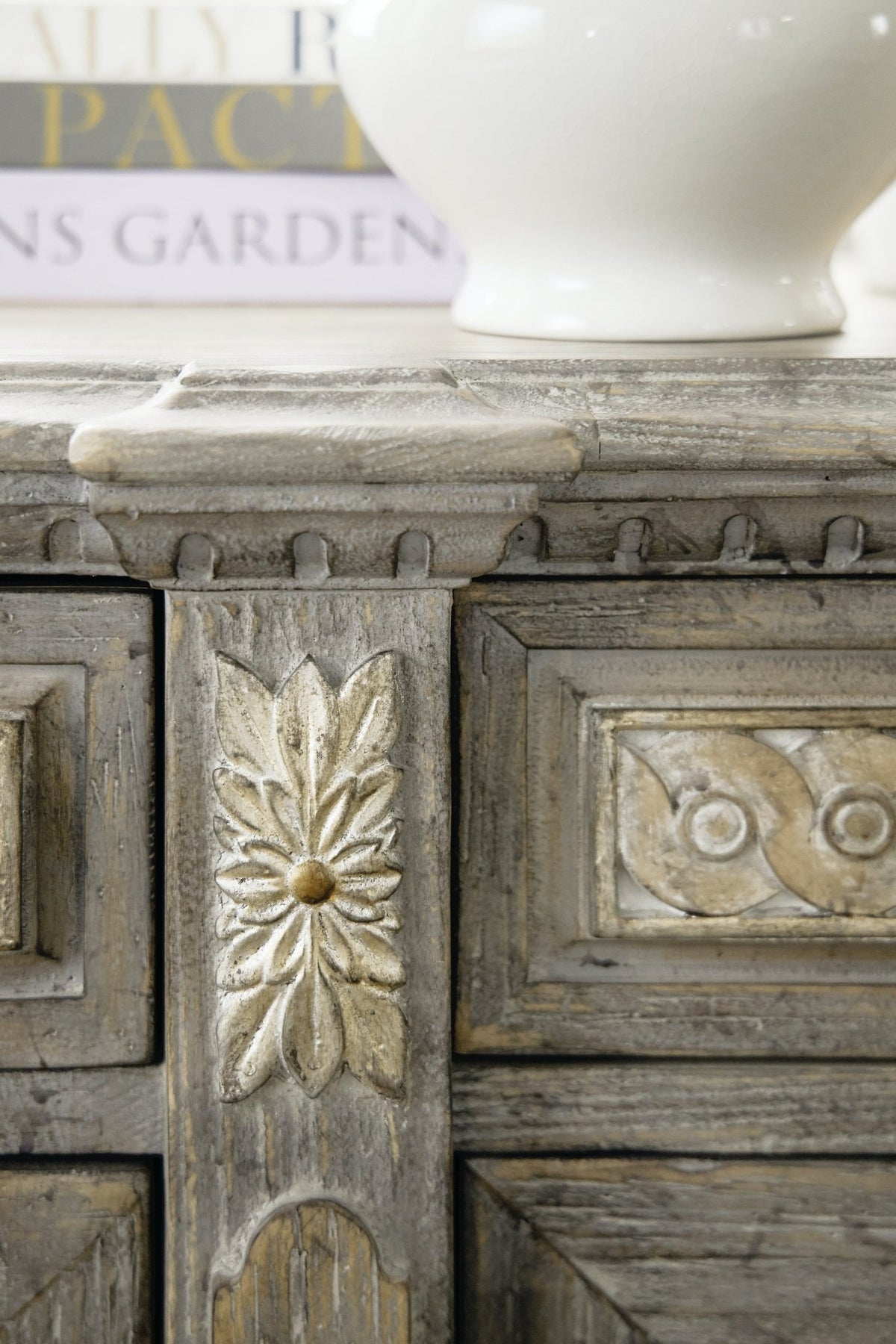 Sanctuary Mademoiselle Server Cabinets & Chests| Hooker