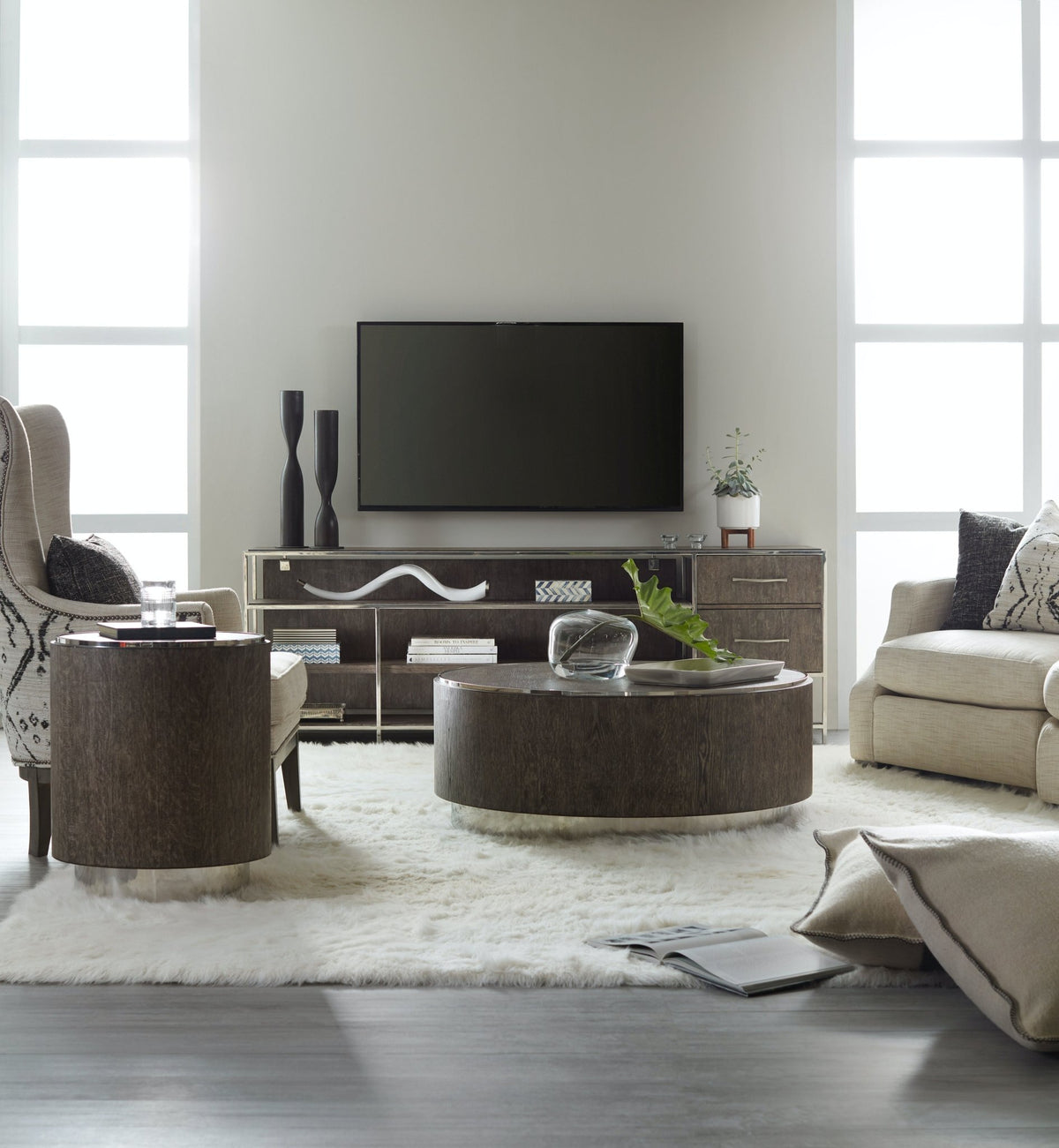 Storia Round End Table Accent & End Tables| Hooker