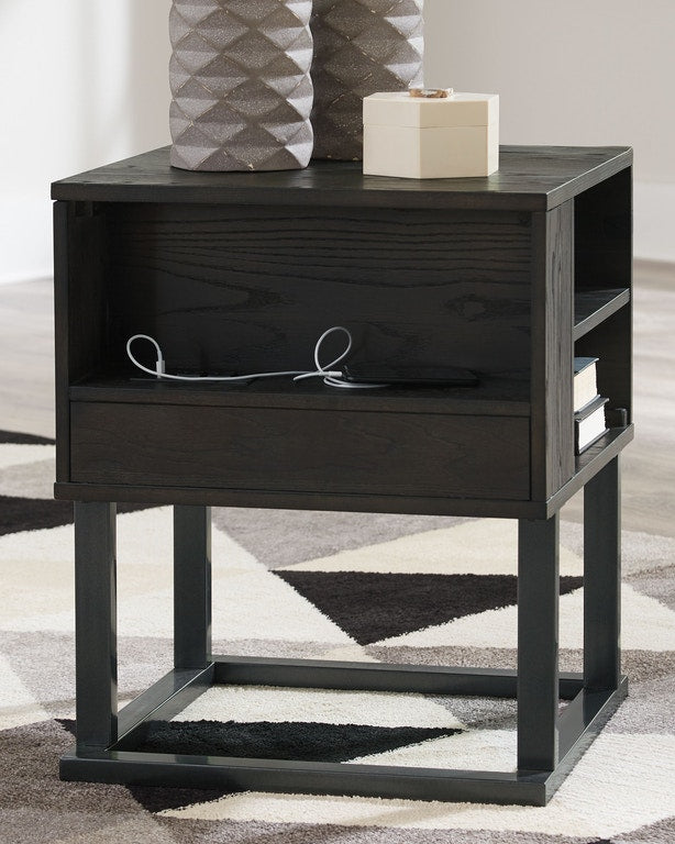 SQUARE END TABLE (4789001158752)