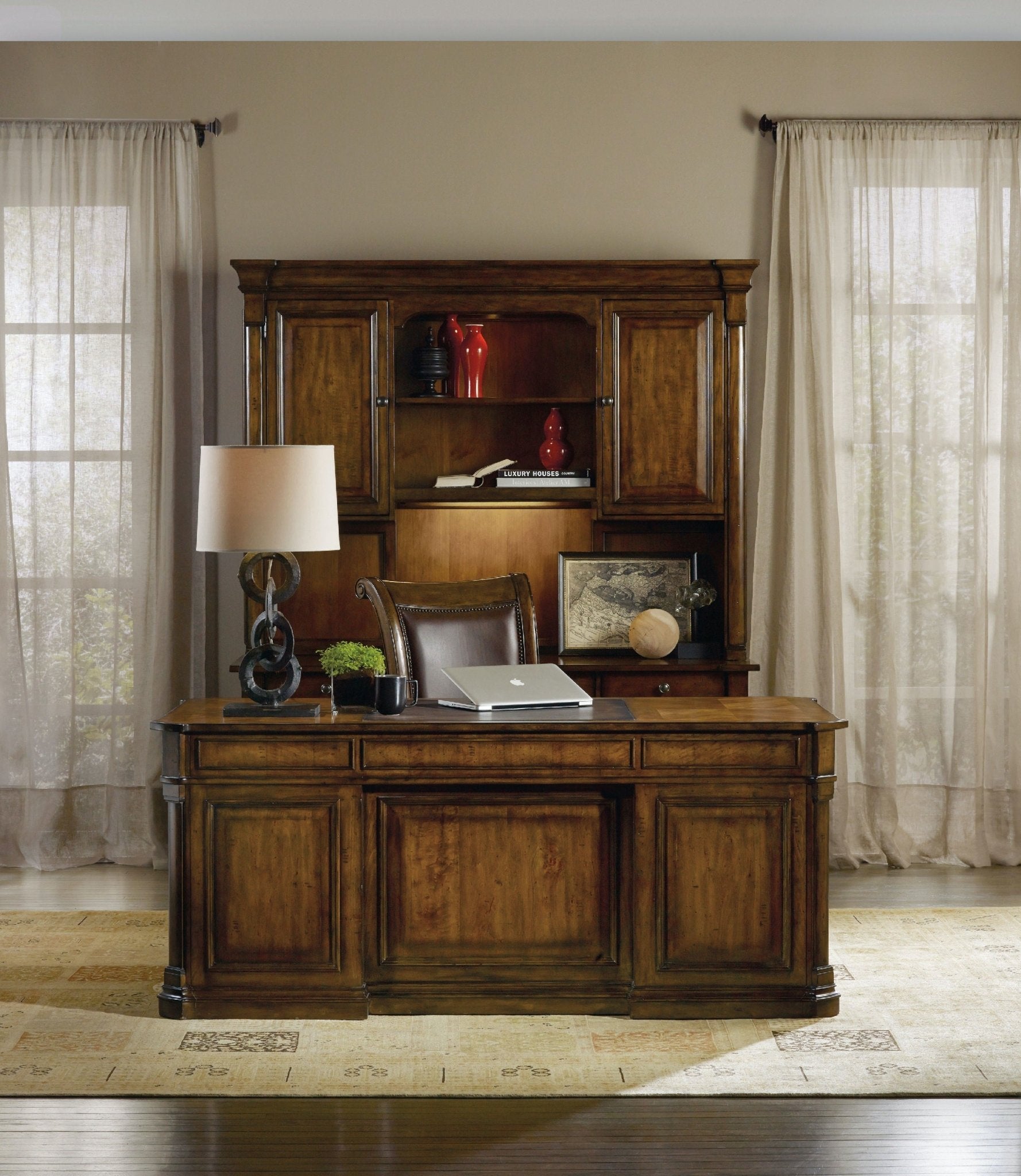 Tynecastle Executive Desk Office Desks| Hooker